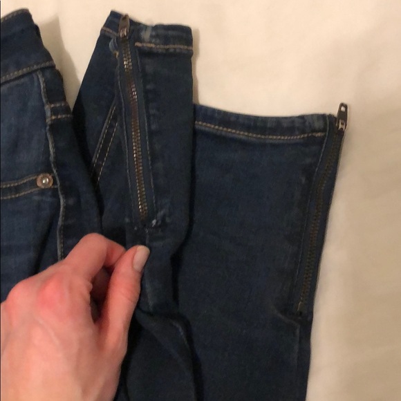 High-Rise Blue Jeans - Picture 4 of 4